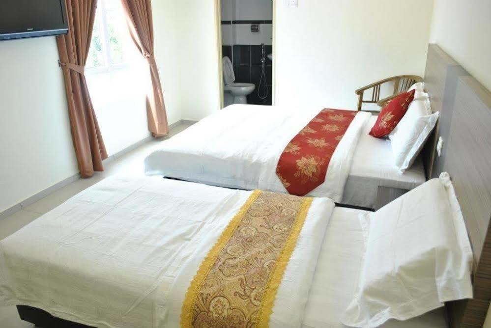 Hotel 18 Carat Malacca Exterior photo